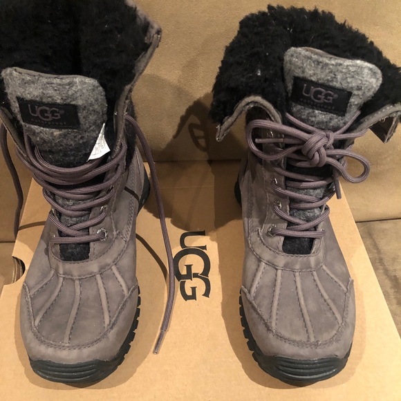 Snow boots - Picture 1 of 8